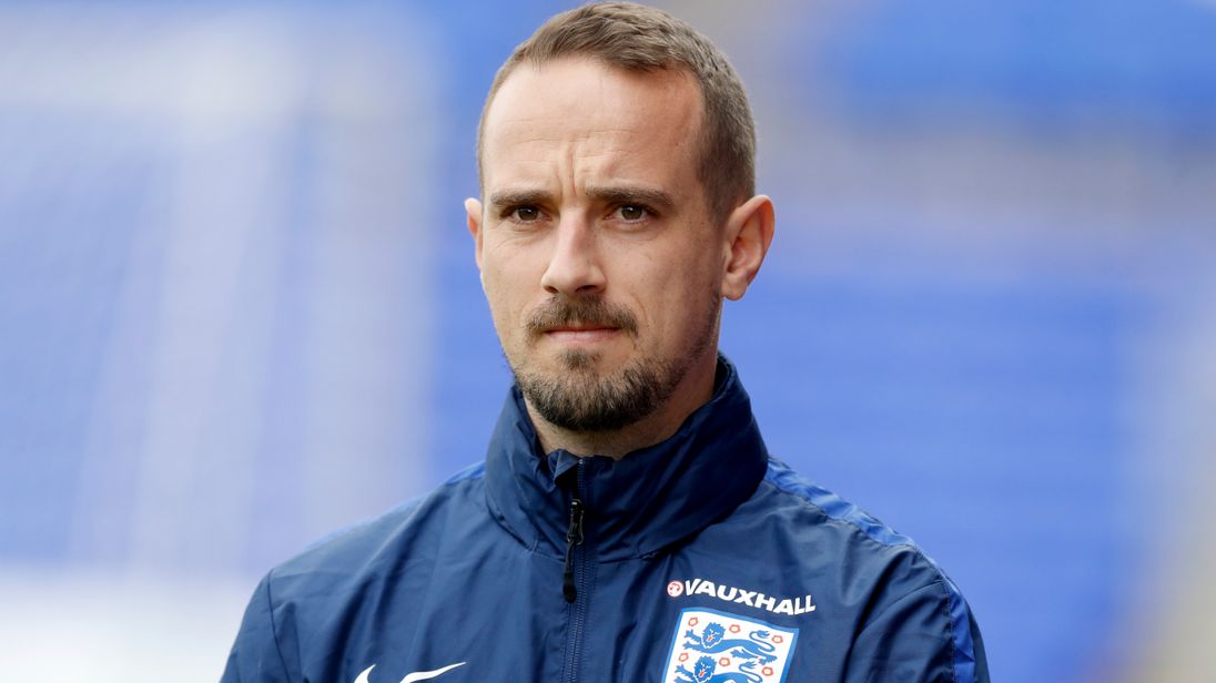 skysports-mark-sampson-england-football-training_4104424